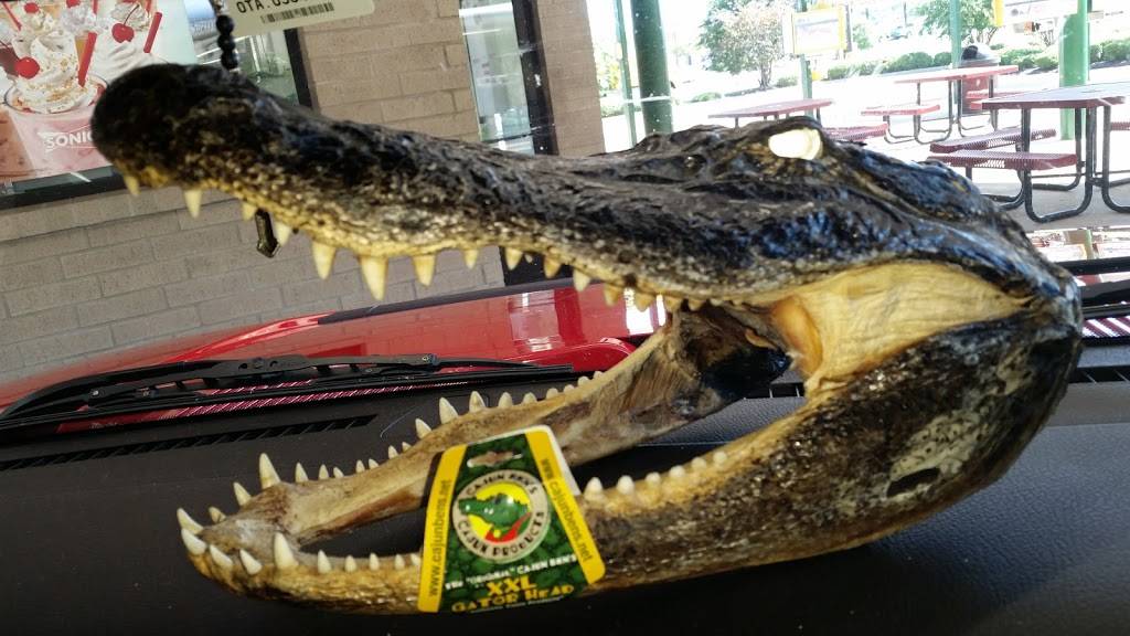 Sonic Drive-In | restaurant | 9602 US-80, Greenwood, LA 71033, USA | 3189387811 OR +1 318-938-7811