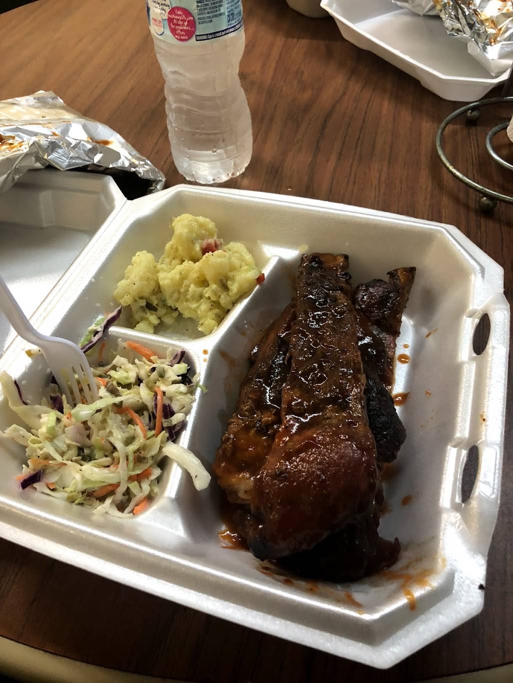 Roadside Bar-B-Q | restaurant | 7303 1st Ave N, Birmingham, AL 35206, USA | 2058339616 OR +1 205-833-9616