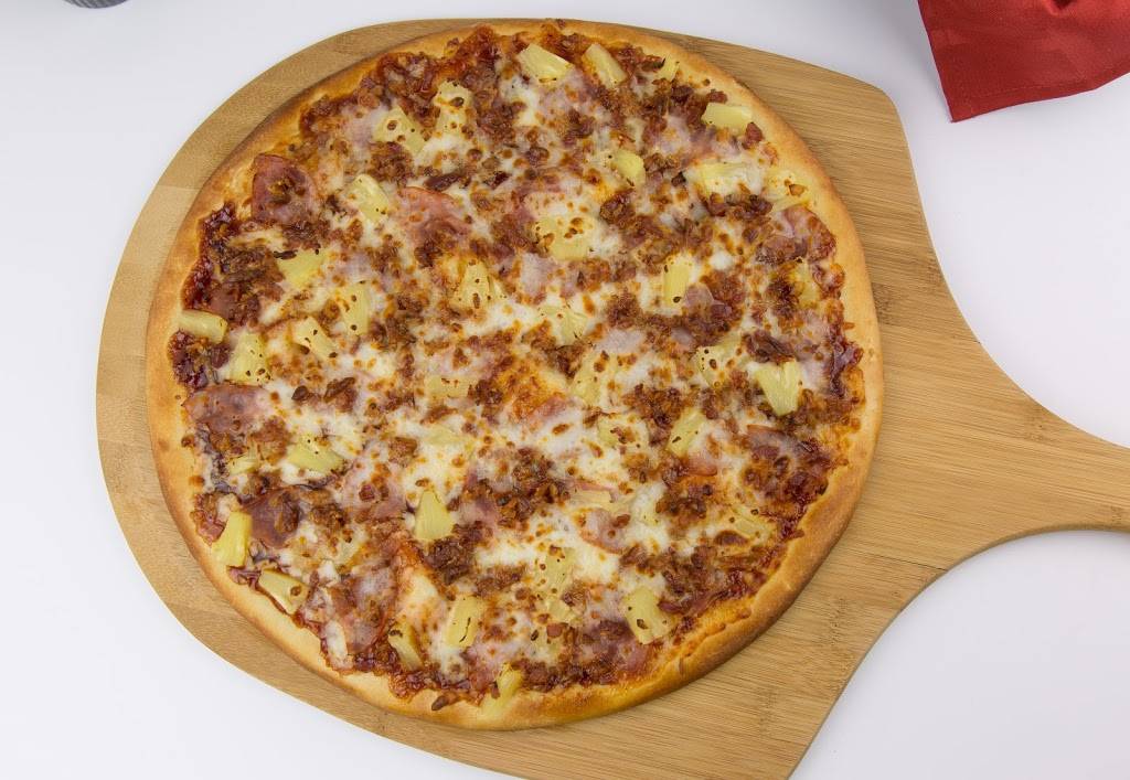 Mama Delucas Pizza | restaurant | 6-160 University Ave W, Waterloo, ON N2L 3E9, Canada | 5198847821 OR +1 519-884-7821