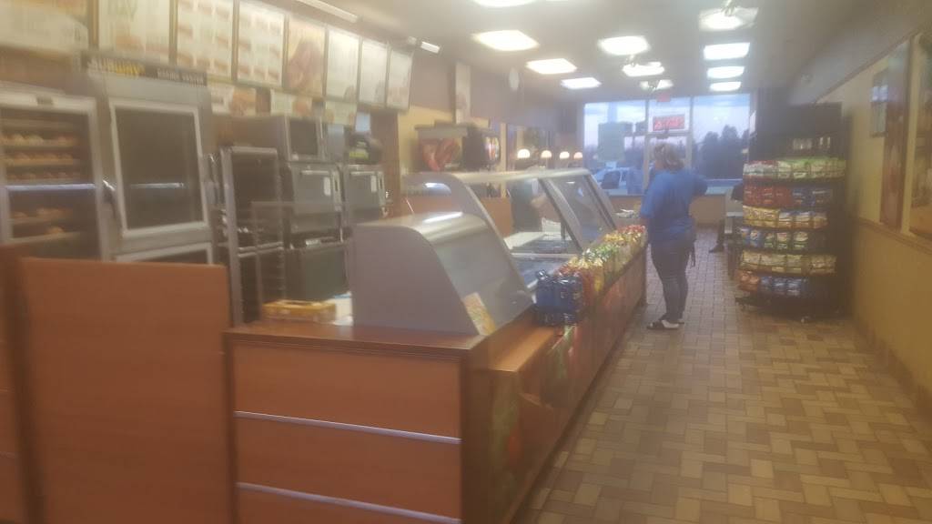 Subway | restaurant | 140 Weston St, Hartford, CT 06120, USA | 8602782705 OR +1 860-278-2705