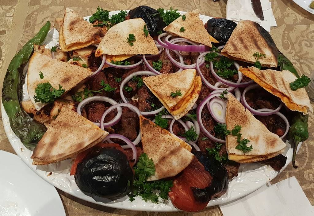 Noah | restaurant | 2146 Rue Lucien-Thimens, Saint-Laurent, QC H4R 1L1, Canada | 4383866624 OR +1 438-386-6624