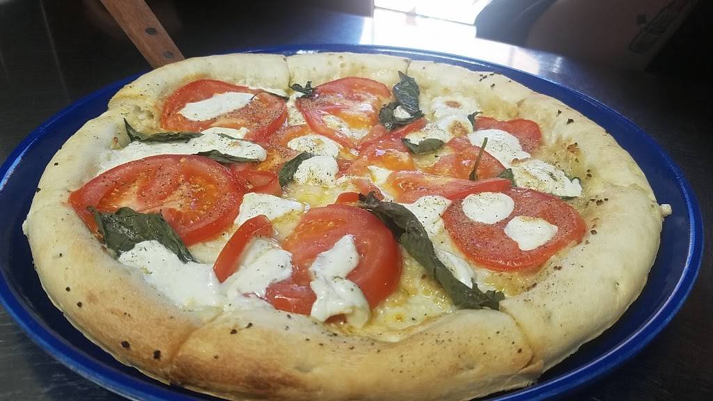 Minhas Kitchen And Winery | restaurant | 1404 13th St, Monroe, WI 53566, USA | 6083285555 OR +1 608-328-5555