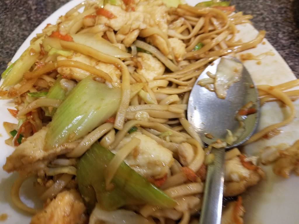 Iron Wok | restaurant | Suite 3108, 6630 Mills Civic Pkwy, West Des Moines, IA 50266, USA | 5152242100 OR +1 515-224-2100