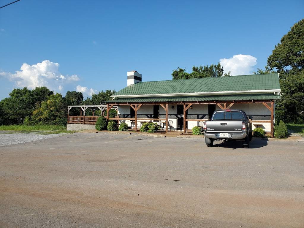 Boss Hoggs Bar & Grill | restaurant | 3299 TN-46, Dickson, TN 37055, USA | 9319964498 OR +1 931-996-4498