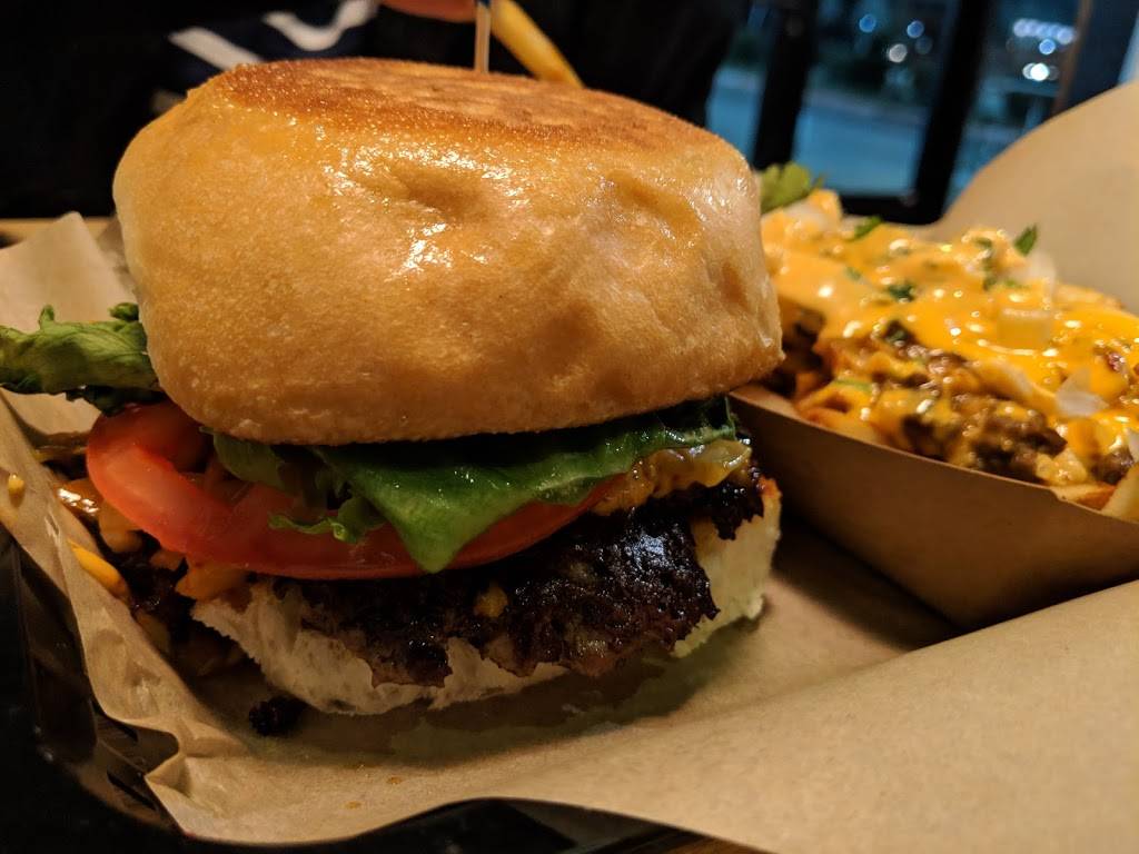 LA Burger | restaurant | 5800 N Tarrant Pkwy #110, Fort Worth, TX 76244, USA | 8175762898 OR +1 817-576-2898