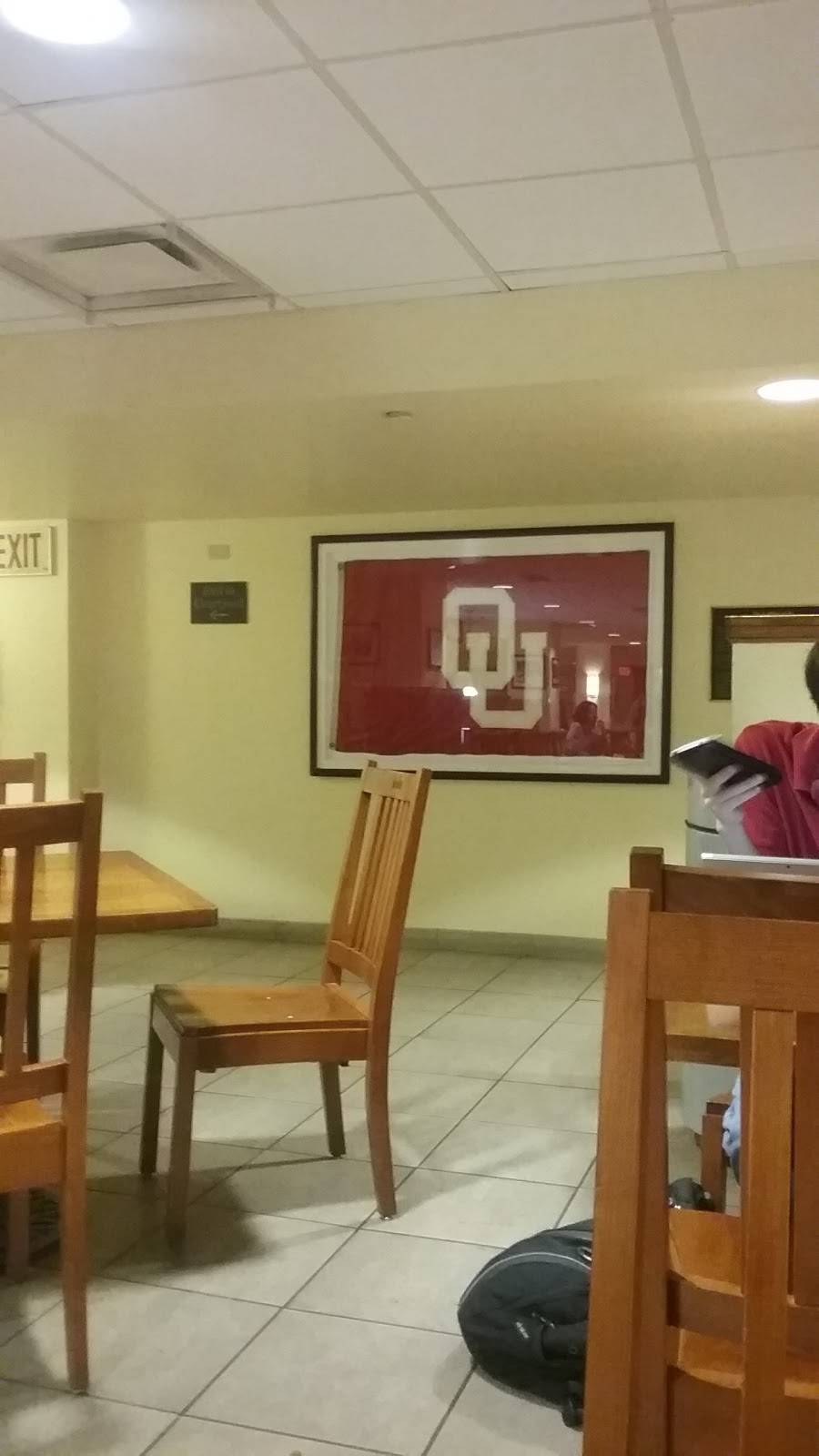 Crossroads Restaurant | restaurant | 900 Asp Ave, Norman, OK 73069, USA | 4053256830 OR +1 405-325-6830