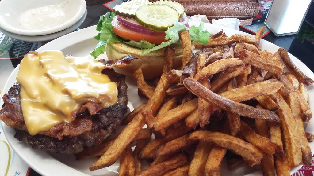 Top Notch Diner | restaurant | 682 S High St, Cortland, OH 44410, USA | 3306380077 OR +1 330-638-0077