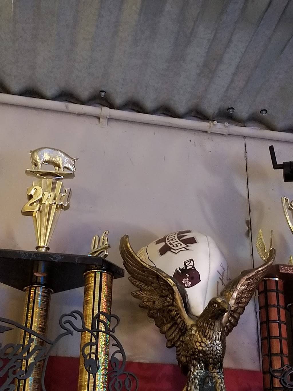 Hanks #1 BBQ | restaurant | 5809 US-45, Columbus, MS 39705, USA | 6623274233 OR +1 662-327-4233