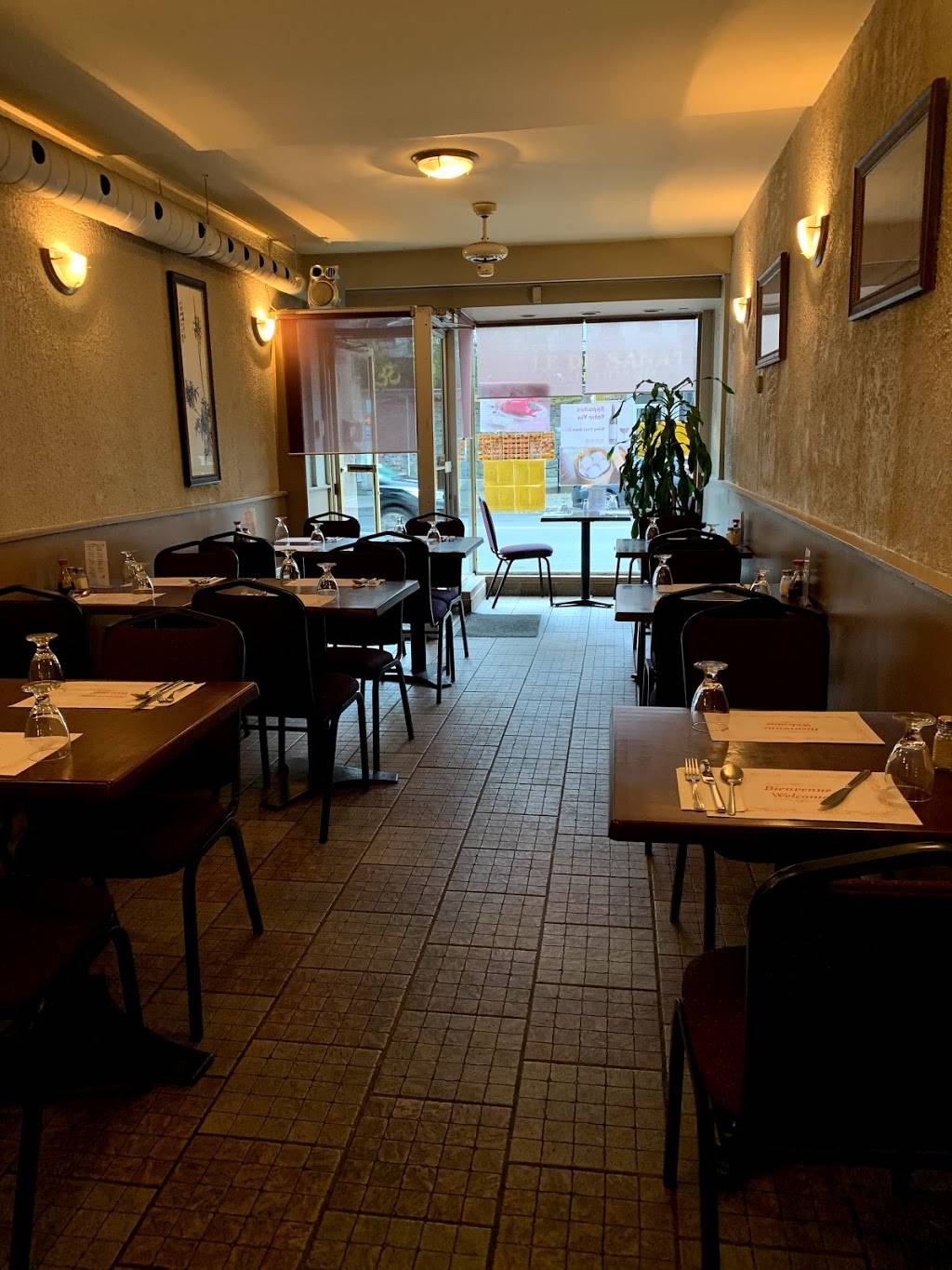 Chez Ping Restaurant | restaurant | 6222 Boulevard Monk, Montréal, QC H4E 3H7, Canada | 5144611888 OR +1 514-461-1888