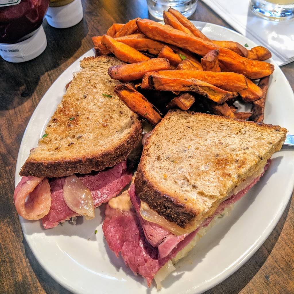 The Old Ship Saloon | restaurant | 298 Pacific Ave, San Francisco, CA 94111, USA | 4157882222 OR +1 415-788-2222