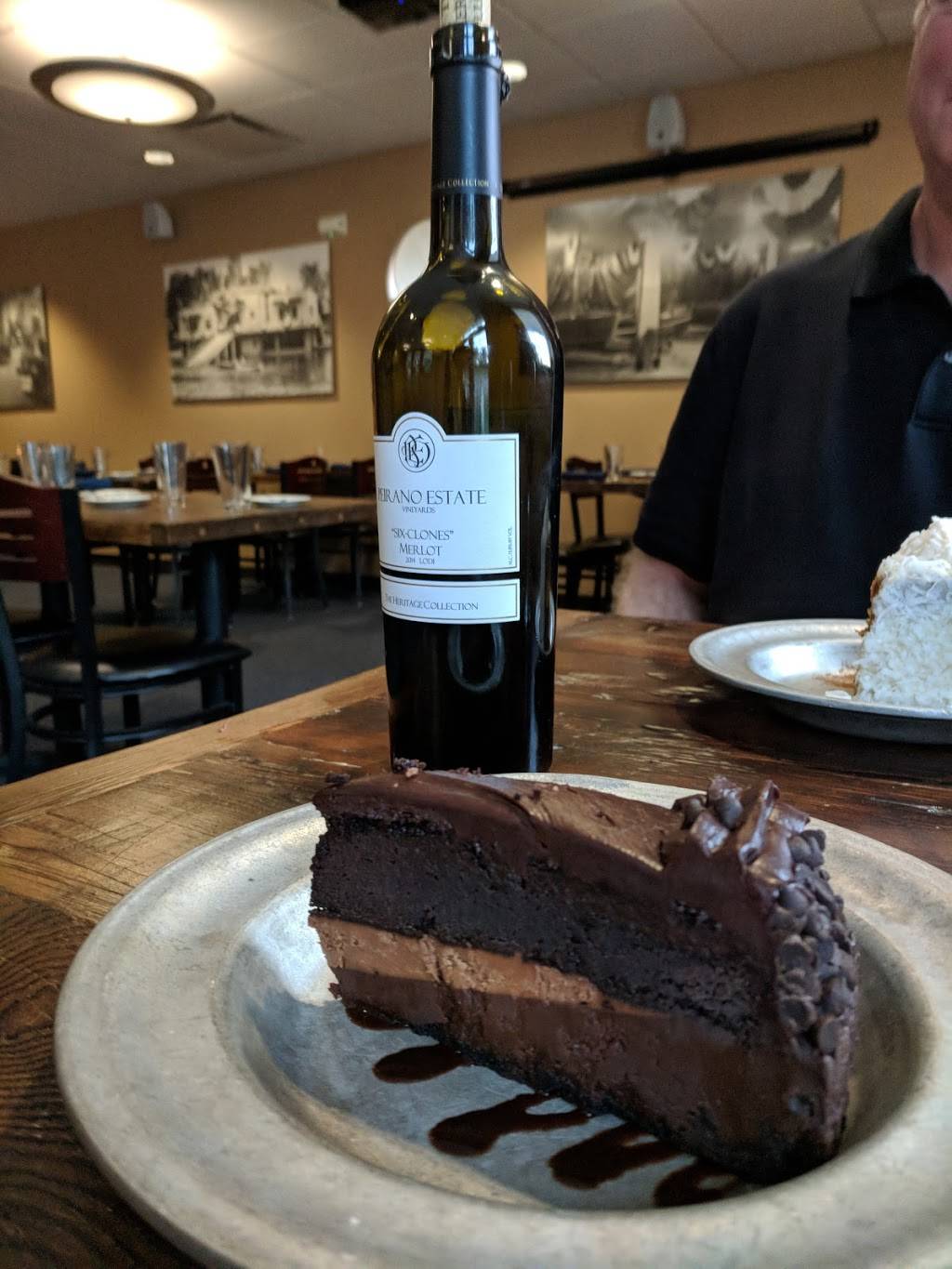 Smiths Boathouse Restaurant | restaurant | 439 N Elm St, Troy, OH 45373, USA | 9373353837 OR +1 937-335-3837