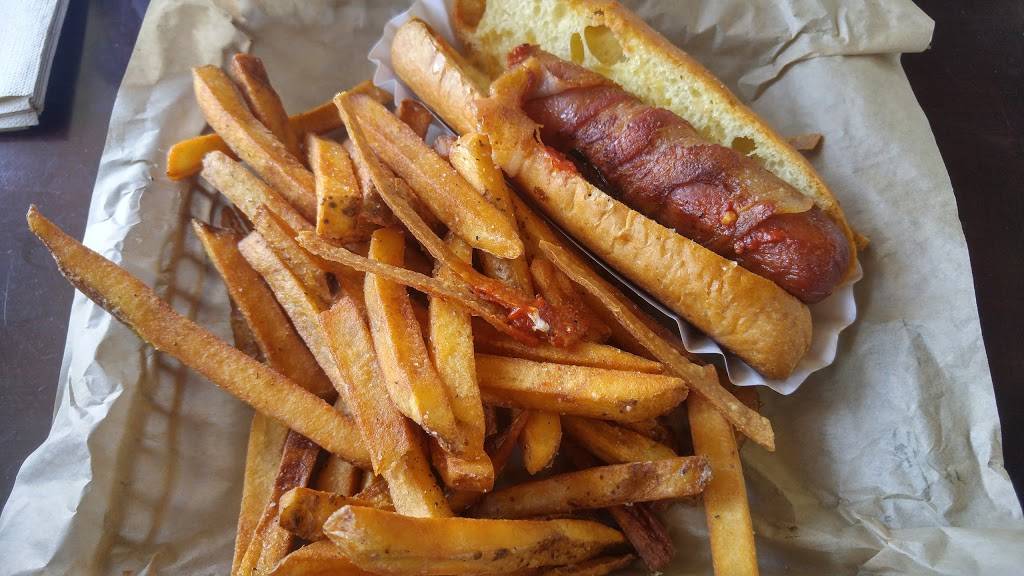 Dirt Dog Inc. | restaurant | 2528 S Figueroa St, Los Angeles, CA 90007, USA | 2137491813 OR +1 213-749-1813