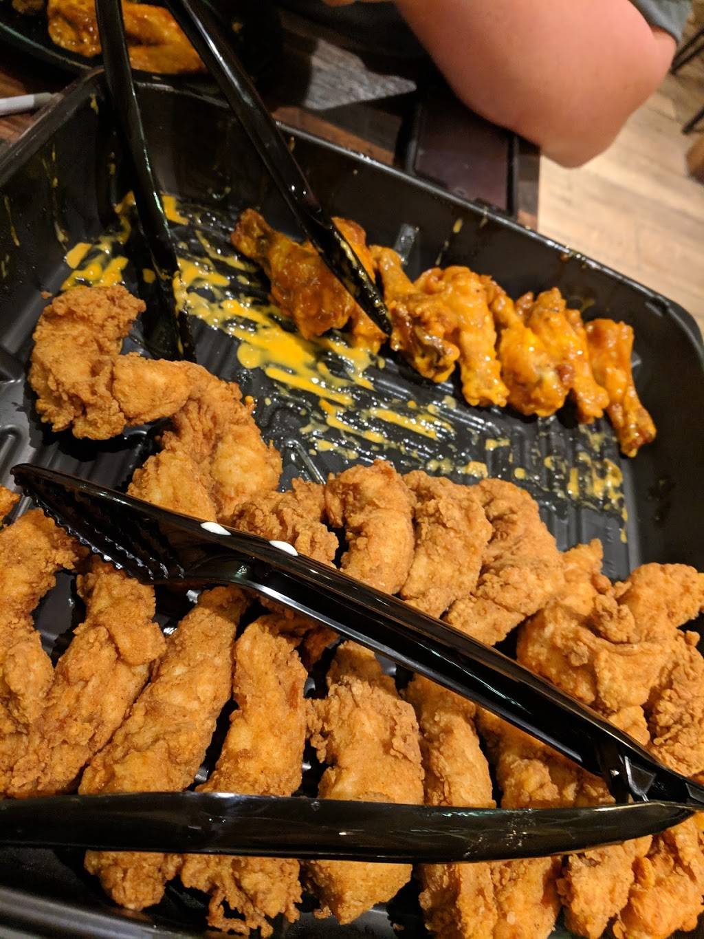 Zaxbys Chicken Fingers & Buffalo Wings | restaurant | 2181 Winchester Rd NE, Huntsville, AL 35811, USA | 2568589306 OR +1 256-858-9306