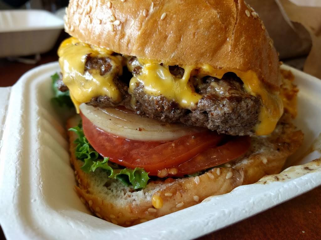 Phyllis Giant Burgers | restaurant | 2202 4th St, San Rafael, CA 94901, USA | 4154560866 OR +1 415-456-0866