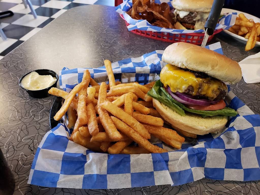 KCs Classic Burger Bar - Seekonk | restaurant | 1379 Fall River Ave, Seekonk, MA 02771, USA | 5085571723 OR +1 508-557-1723