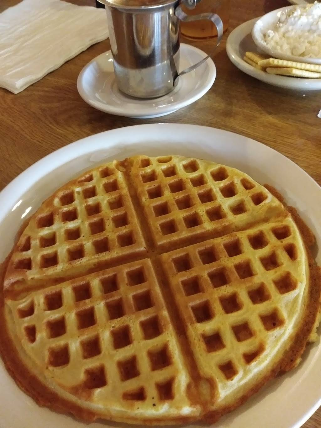 Waffle Hut | restaurant | 2118 Sutton Ln, Sutton, WV 26601, USA | 3047652775 OR +1 304-765-2775