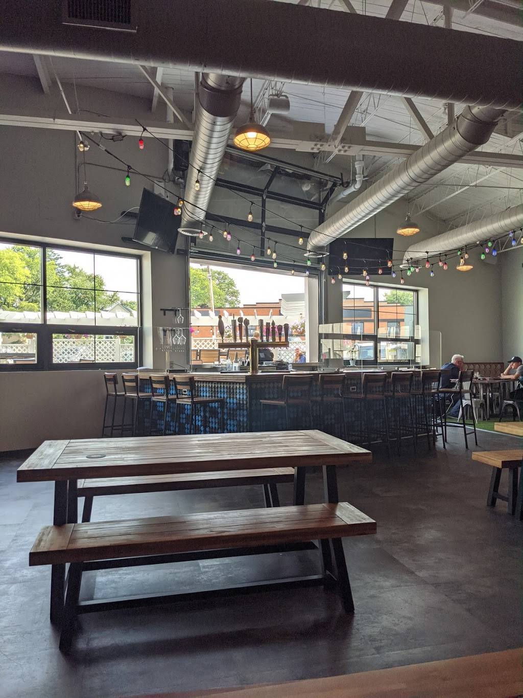 Old River Tap and Social | restaurant | 19245 Detroit Rd, Rocky River, OH 44116, USA | 4408570399 OR +1 440-857-0399