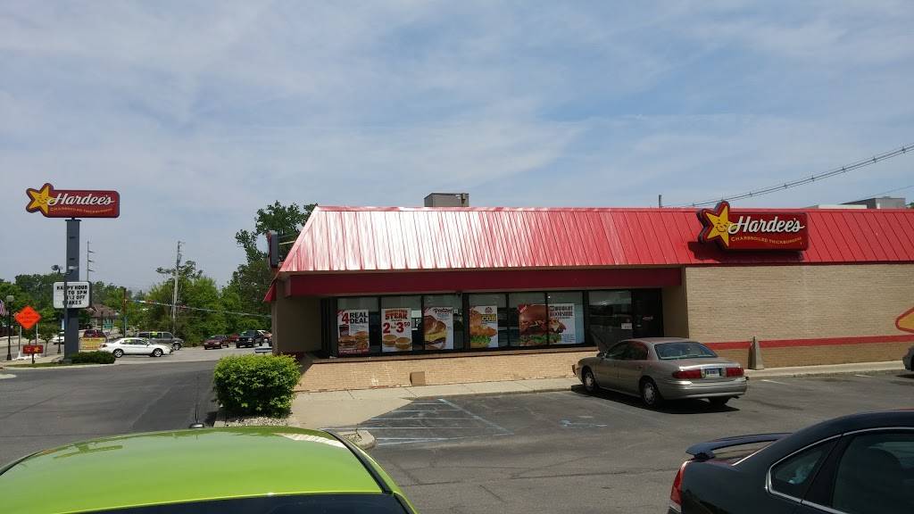 Hardees | restaurant | 211 N Main St, Bluffton, IN 46714, USA | 2608242668 OR +1 260-824-2668