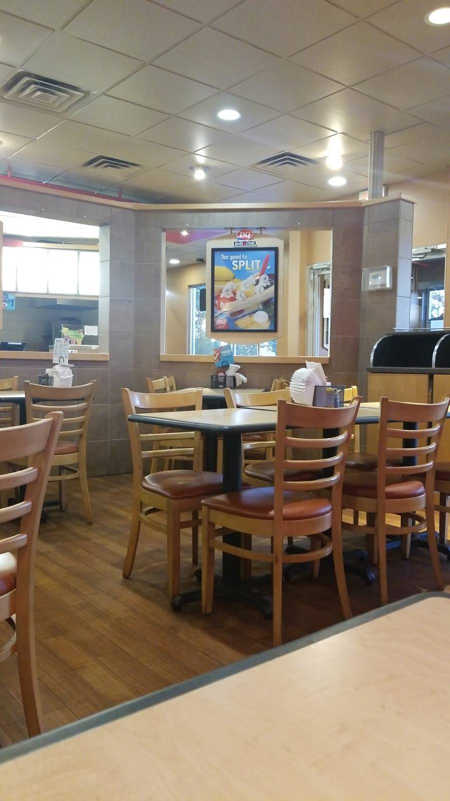 Dairy Queen Grill & Chill | restaurant | 1601 Sandy Hollow Rd, Rockford, IL 61109, USA | 8153983303 OR +1 815-398-3303