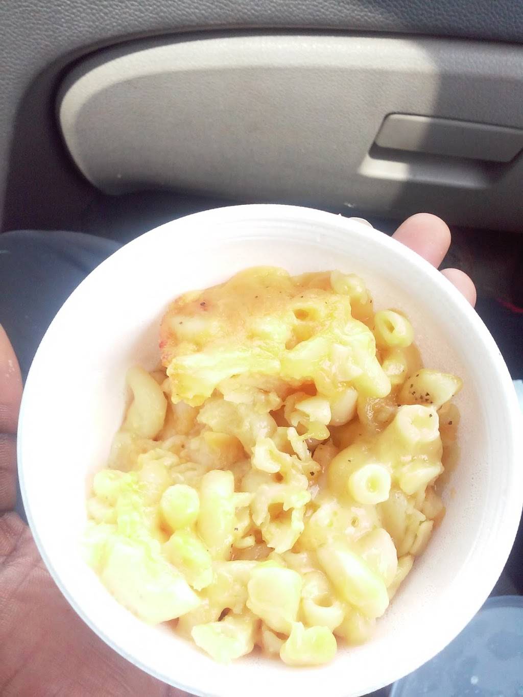 Cocoas Oxtails & Jerk | restaurant | 3701 Statesville Ave, Charlotte, NC 28206, USA | 9809496917 OR +1 980-949-6917