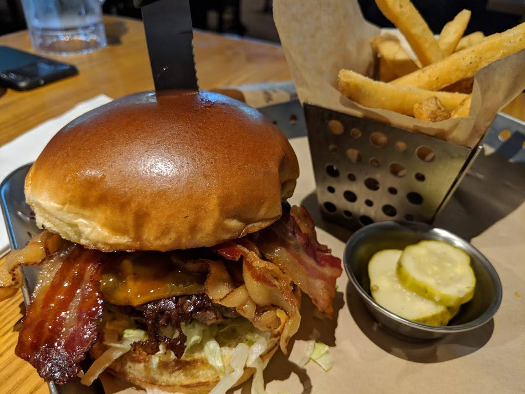 Chilis Grill & Bar | meal takeaway | 1177 Nimmo Pkwy, Virginia Beach, VA 23456, USA | 7574301669 OR +1 757-430-1669