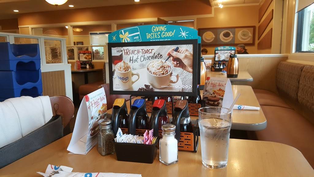 IHOP | restaurant | 2450 Wardlow Rd, Corona, CA 92880, USA | 9517365416 OR +1 951-736-5416