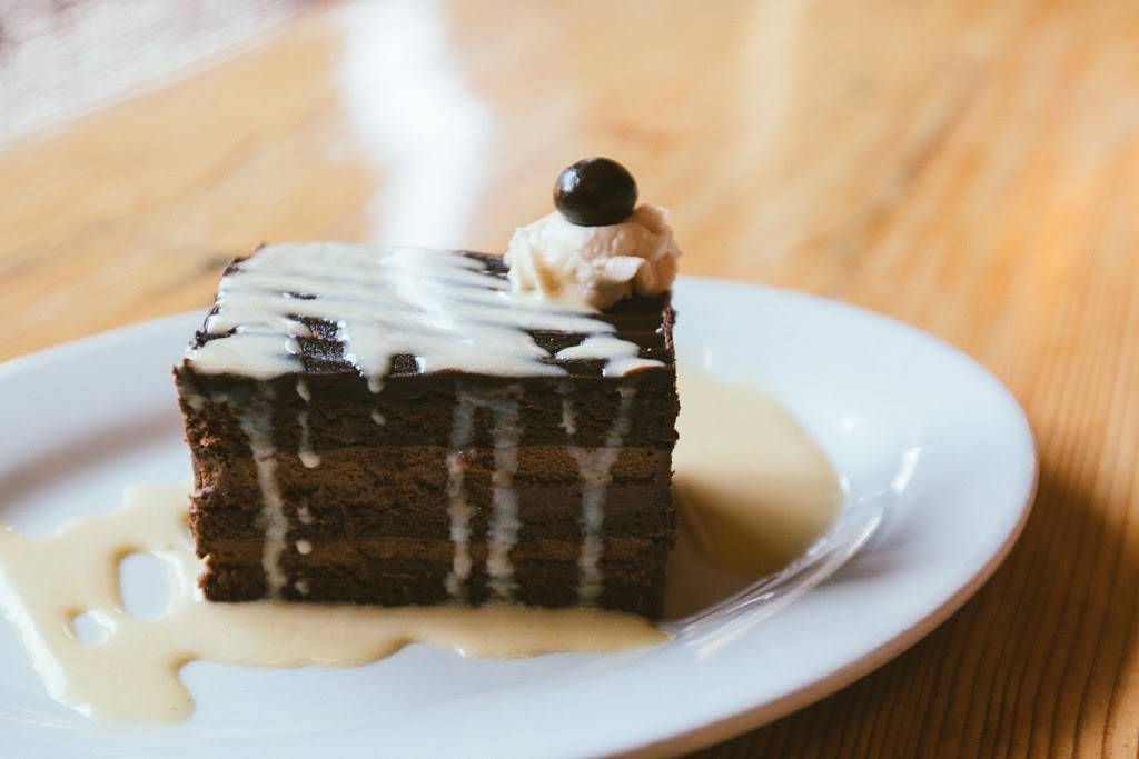 Farm Table | restaurant | 960 Gateway Commons Cir, Wake Forest, NC 27587, USA | 9195696714 OR +1 919-569-6714