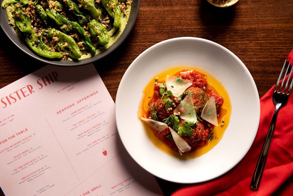 Sister Ship | restaurant | 29 Centre St, Nantucket, MA 02554, USA | 5082036889 OR +1 508-203-6889