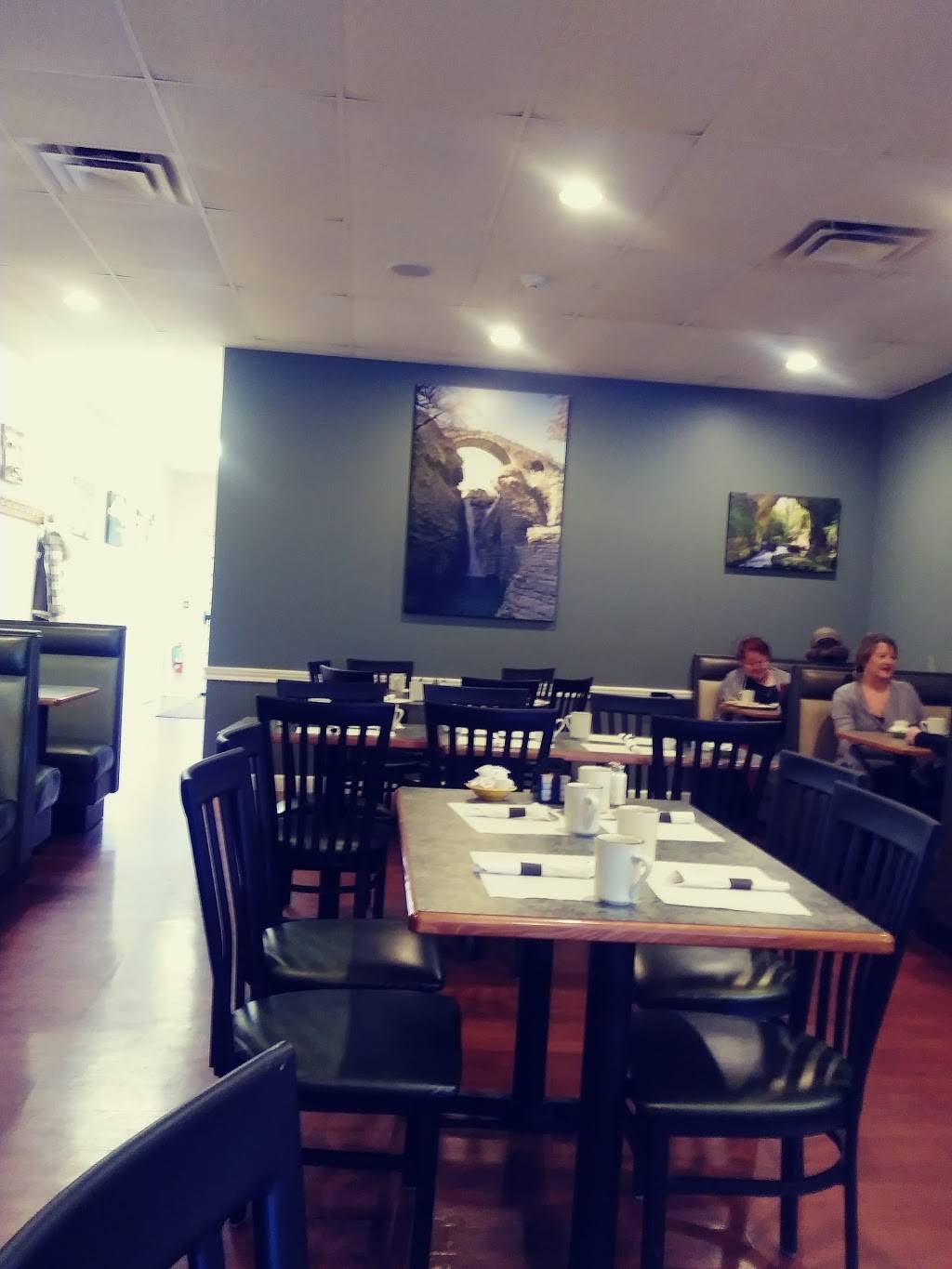 Dolphin Restaurant | restaurant | 26091 Broadway Ave, Bedford, OH 44146, USA | 4402525381 OR +1 440-252-5381