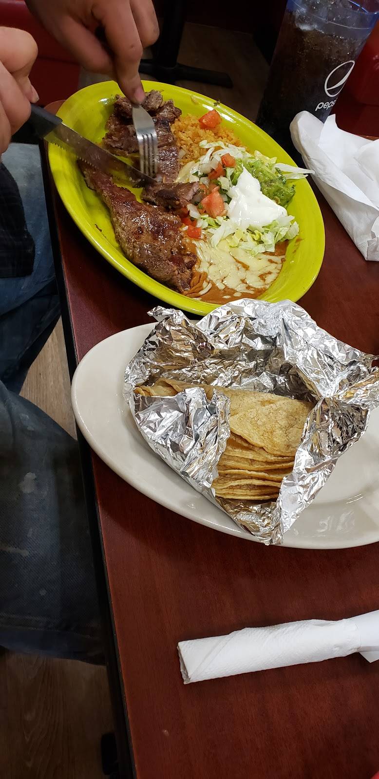 Las Marias Mexican Restaurant | restaurant | 114 S Charter St, Monticello, IL 61856, USA | 2177622800 OR +1 217-762-2800