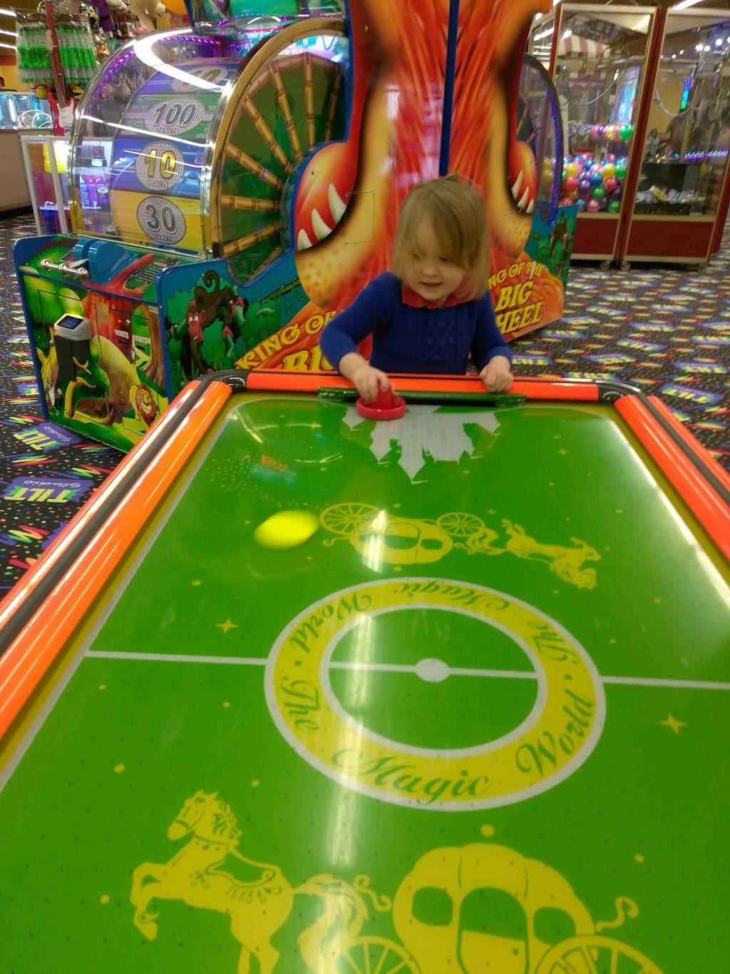 Tilt Studio Newport News | restaurant | 12300 Jefferson Ave #600, Newport News, VA 23602, USA | 7572801737 OR +1 757-280-1737