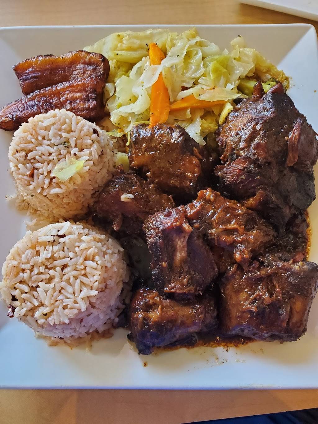 Paradise Place Jamaican Cuisine | restaurant | 7365 W Sahara Ave b, Las Vegas, NV 89117, USA | 7028348188 OR +1 702-834-8188
