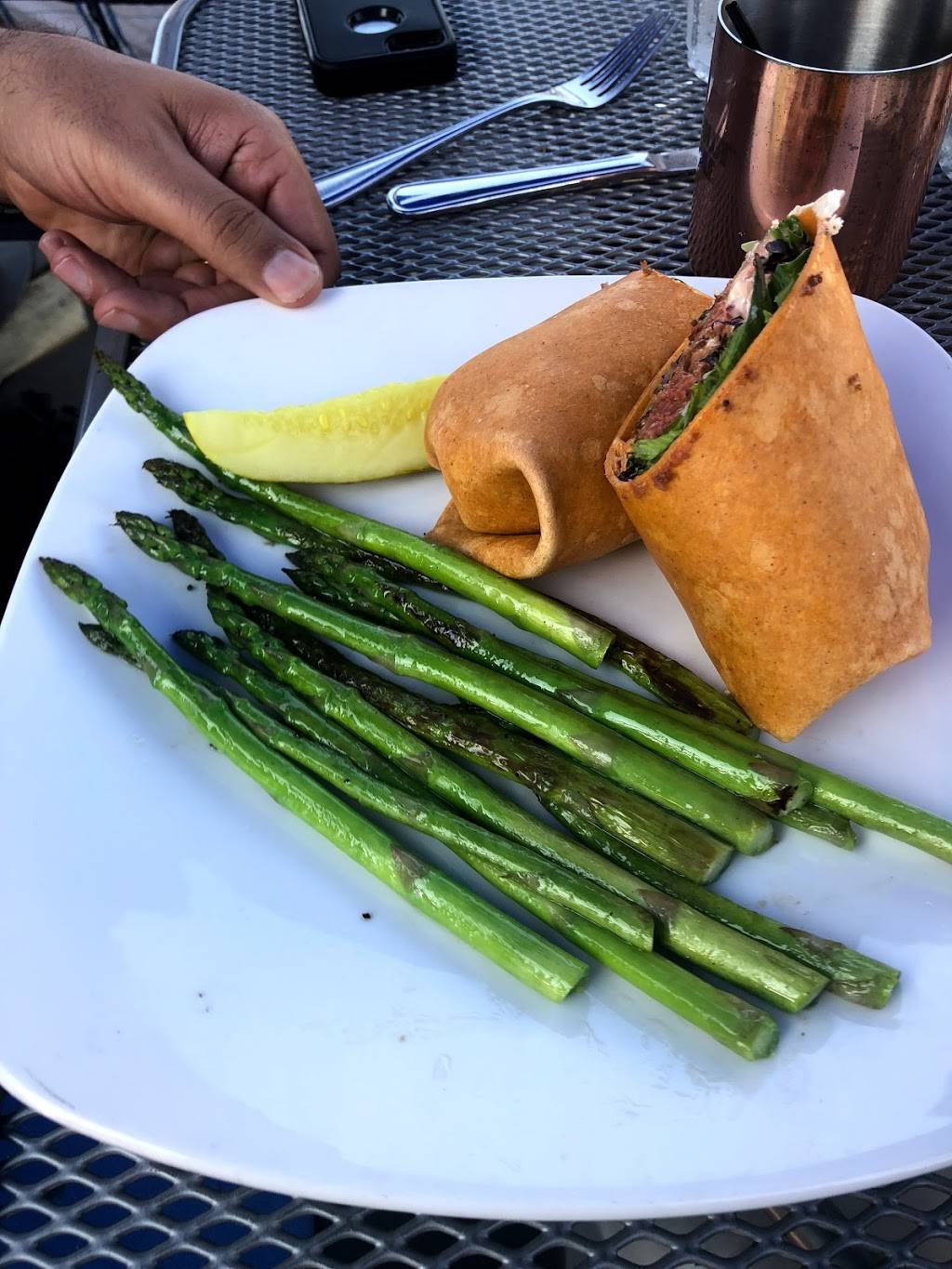 BLU On The Water | restaurant | 20 Water St, East Greenwich, RI 02818, USA | 4018853700 OR +1 401-885-3700