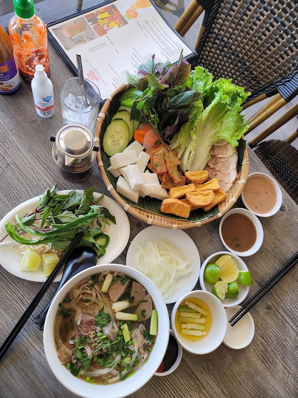 Pho Hoang Gia | restaurant | 350 Clinton St, Costa Mesa, CA 92626, USA | 9492476197 OR +1 949-247-6197
