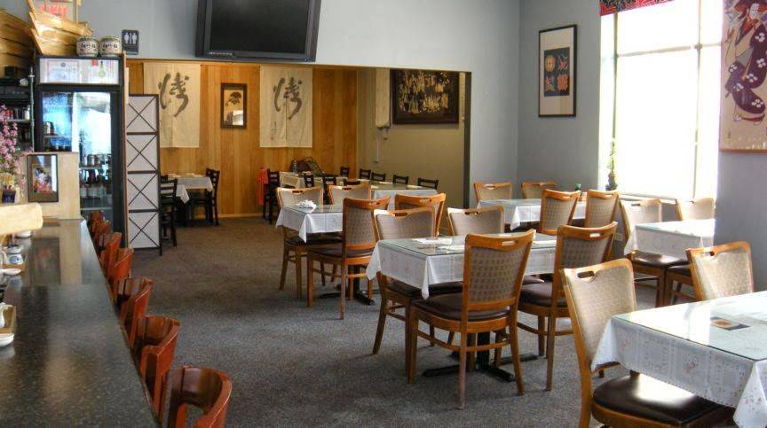 Shimas Sushi - Japanese Restaurant | restaurant | 40W222 La Fox Rd, St. Charles, IL 60175, USA | 6304441790 OR +1 630-444-1790