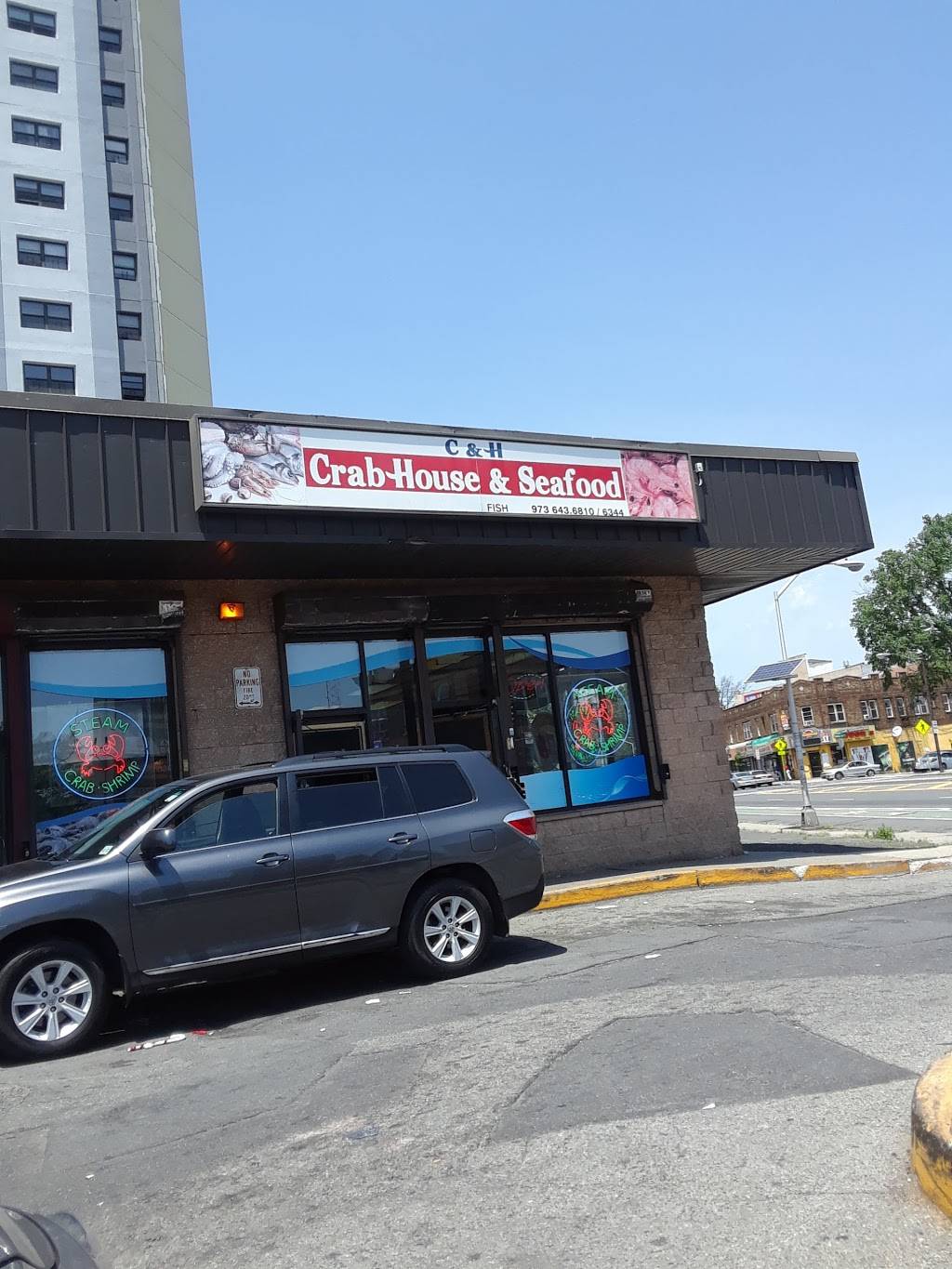 C H Crab House | restaurant | 350 W Market St, Newark, NJ 07107, USA | 9736436810 OR +1 973-643-6810