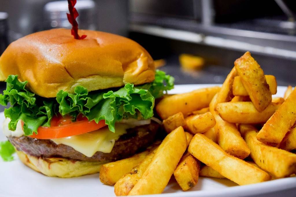 Riverdale Diner | restaurant | 521 River Rd, Shelton, CT 06484, USA | 2039244084 OR +1 203-924-4084