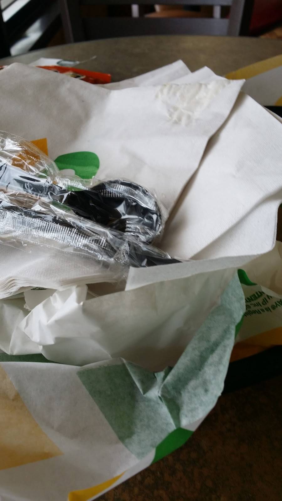 Subway | restaurant | 6363 Hearne Ave, Shreveport, LA 71108, USA | 3186314791 OR +1 318-631-4791