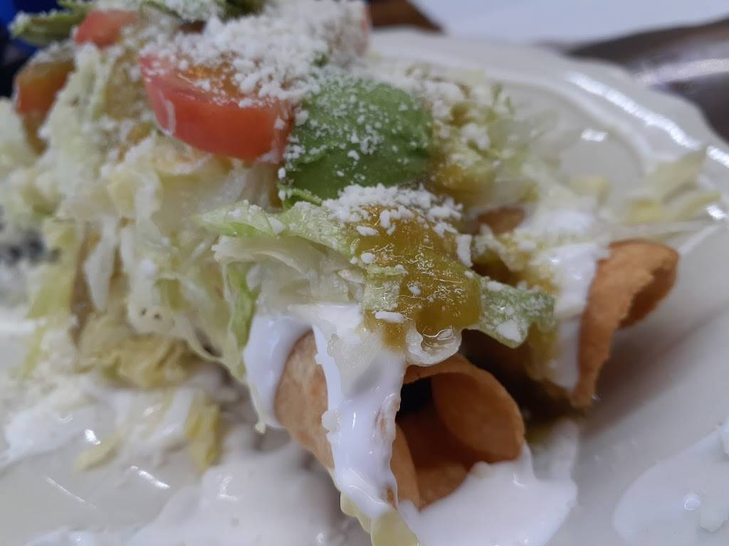 CARNITAS DE PUERCO Y PUERCA | restaurant | 50 N Lincoln Ave, Aurora, IL 60505, USA | 6308449908 OR +1 630-844-9908