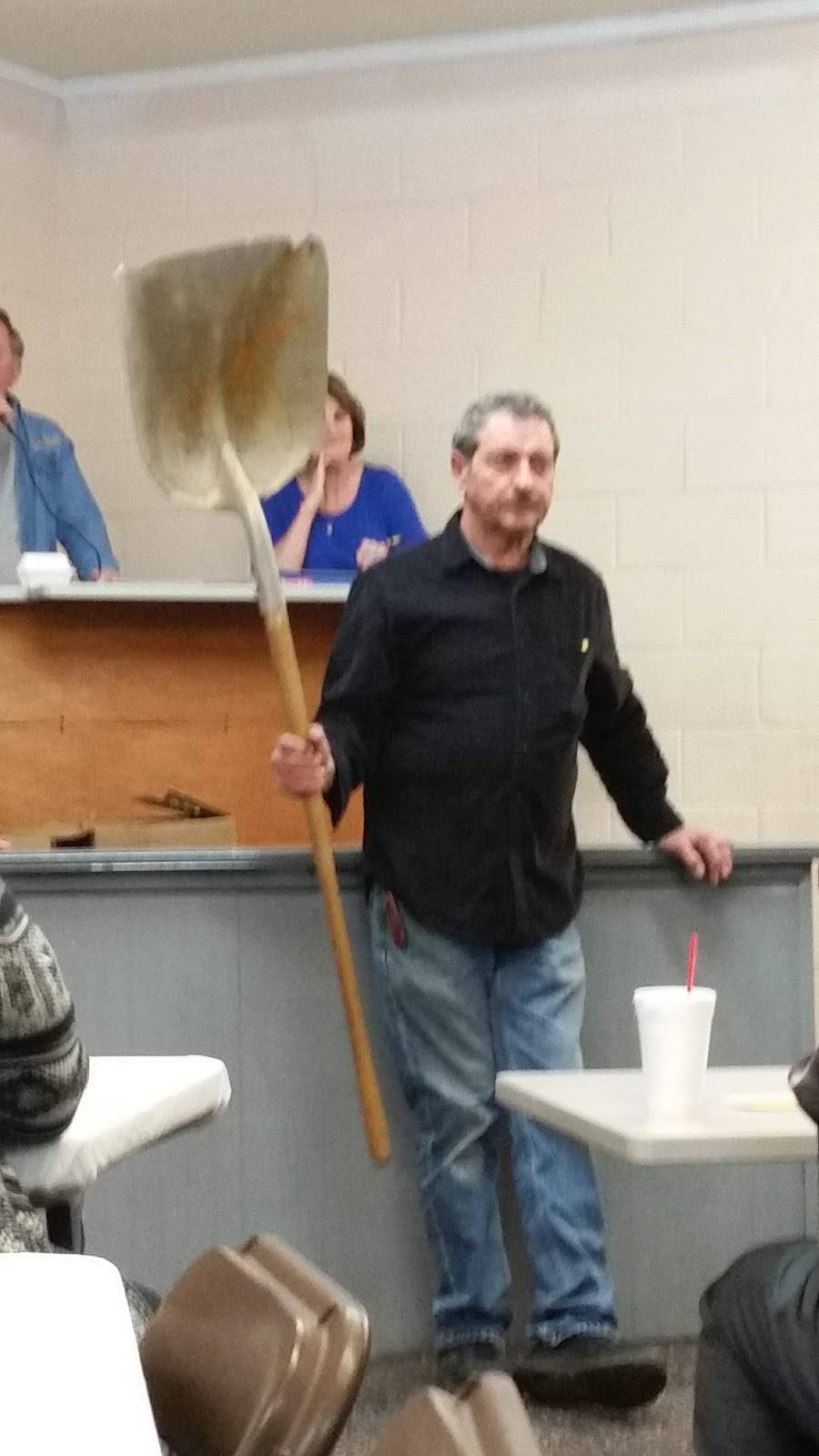 Quick Fixt And Auction House | restaurant | 2580 Hwy 43 S, Leoma, TN 38468, USA | 9318524525 OR +1 931-852-4525