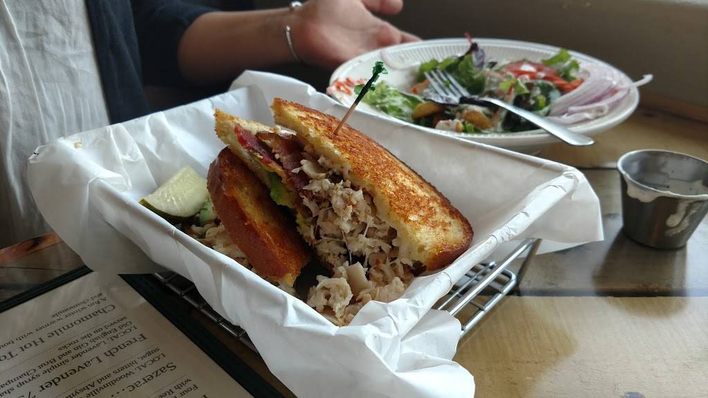 Cooper Point Public House | restaurant | 3002 Harrison Ave NW, Olympia, WA 98502, USA | 3609157880 OR +1 360-915-7880