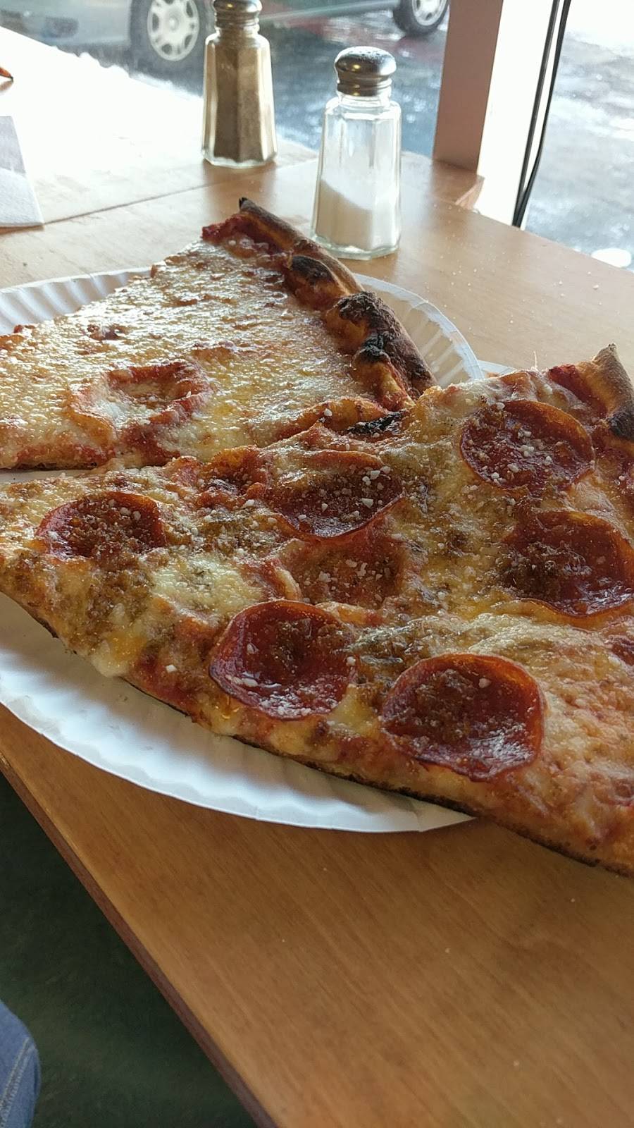 Gino & Joes NY Style Pizza | restaurant | 3701 W Lake Rd, Erie, PA 16505, USA | 8146365089 OR +1 814-636-5089