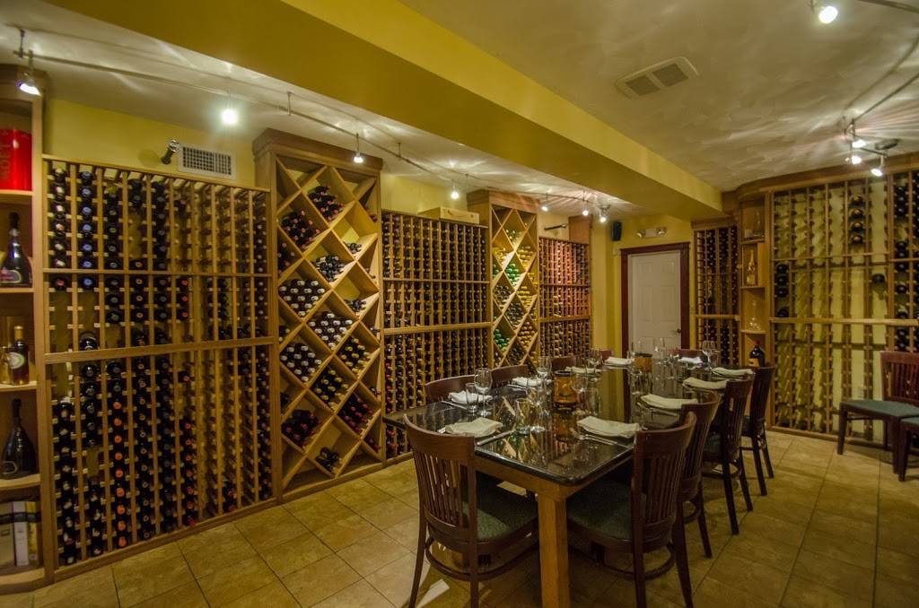 The Station | restaurant | 5 Main St, New Paltz, NY 12561, USA | 8452569447 OR +1 845-256-9447