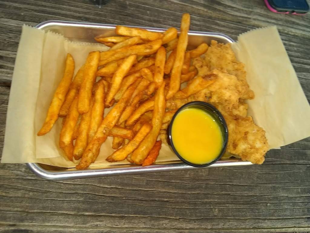 Blue Water Grille | restaurant | 1287 Floating Mill Rd, Silver Point, TN 38582, USA | 9318582275 OR +1 931-858-2275