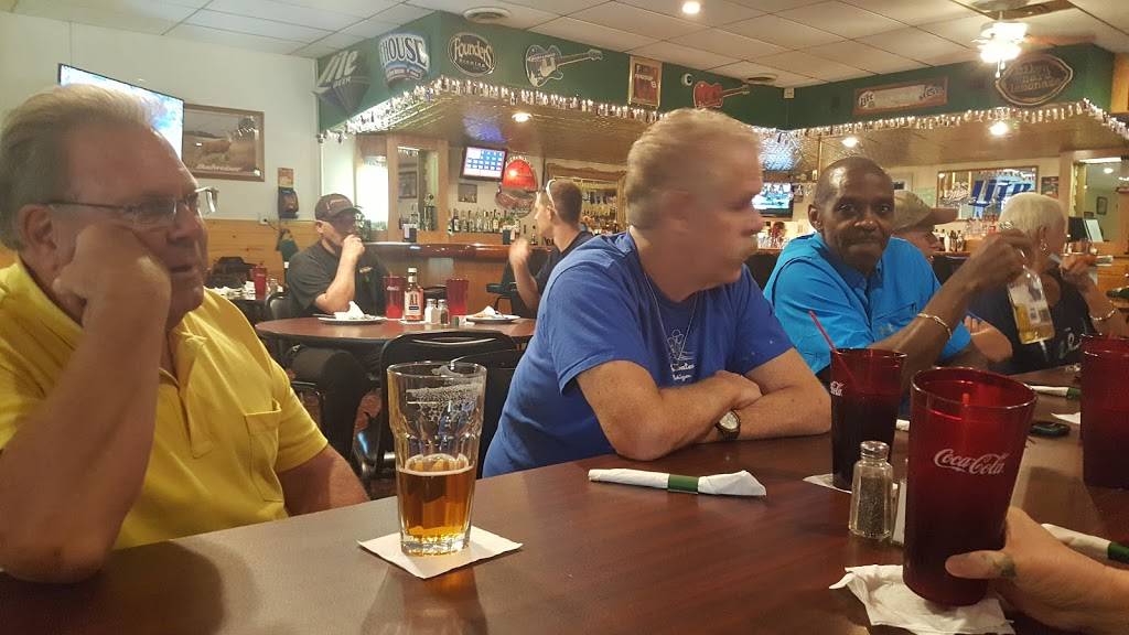 Center Stage | restaurant | 1785 W State Rd, Lansing, MI 48906, USA | 5174822280 OR +1 517-482-2280