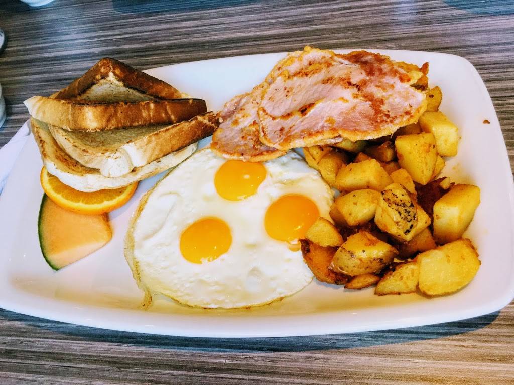 Eggsmart | restaurant | 4695 Yonge St, North York, ON M2N 5M3, Canada | 6477485584 OR +1 647-748-5584