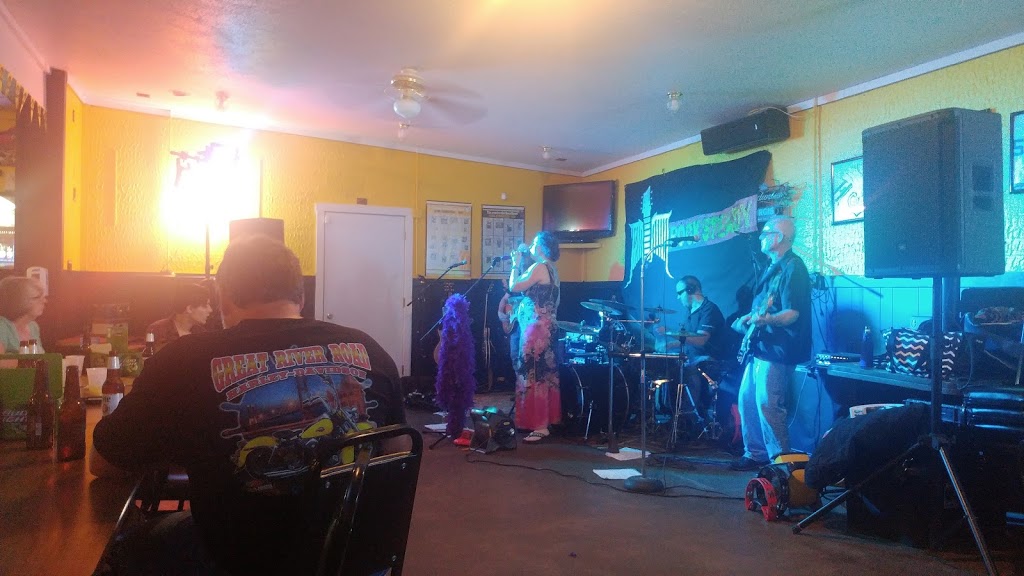 Kinnick On the River | restaurant | 1 Main St, Montrose, IA 52639, USA | 3194637293 OR +1 319-463-7293