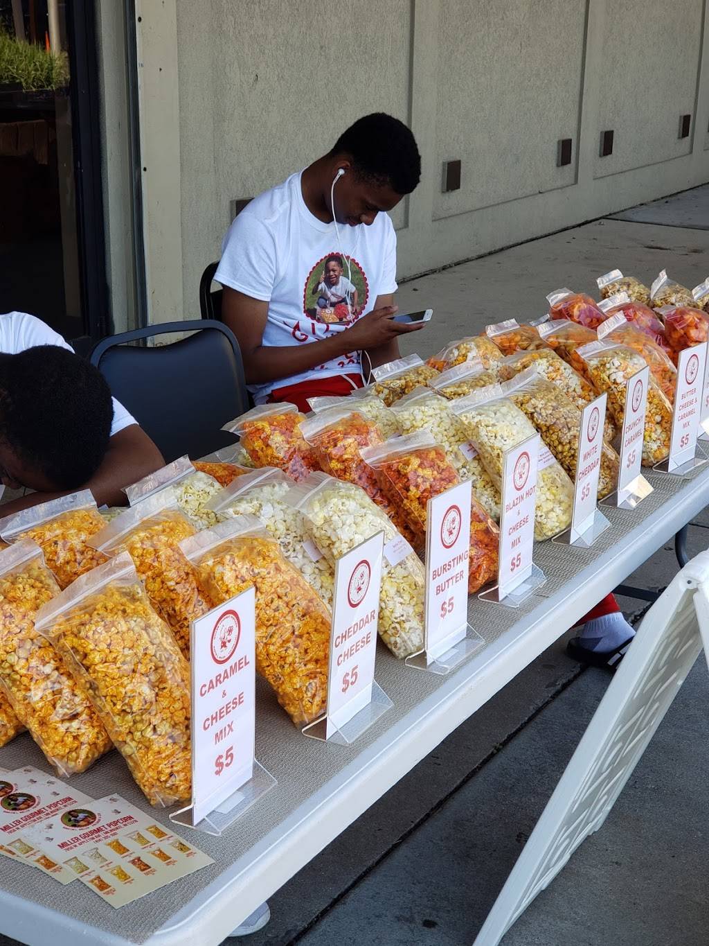 Miller Gourmet Popcorn Shop | meal takeaway | 321 W National Ave, Milwaukee, WI 53204, USA | 4143051081 OR +1 414-305-1081