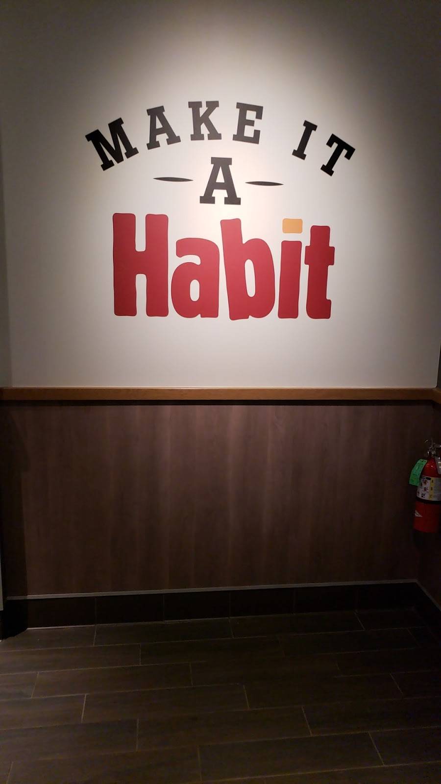 The Habit Burger Grill | restaurant | 720 N Centre City Pkwy, Escondido, CA 92025, USA | 7607905425 OR +1 760-790-5425