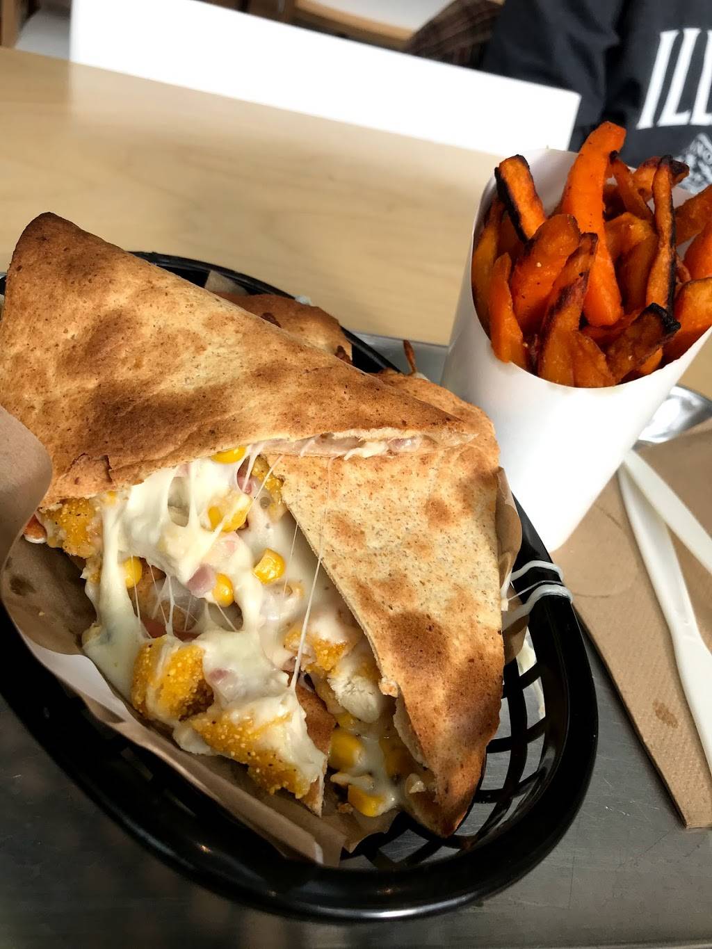 Bryn & Dane’s | restaurant | 915 Lancaster Ave, Bryn Mawr, PA 19010, USA | 6105271787 OR +1 610-527-1787